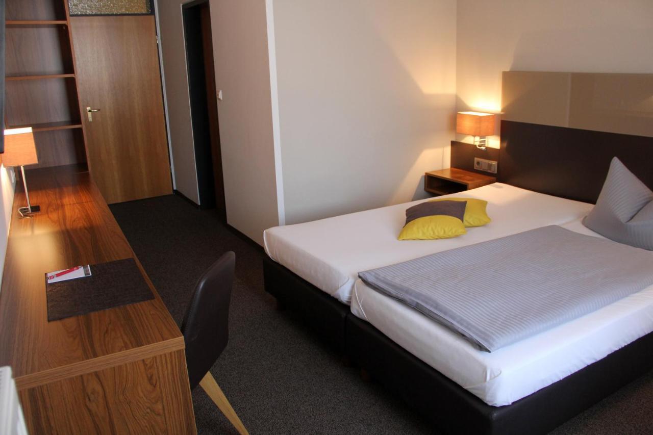 Hotel Drei Lilien Vohenstrauss Ngoại thất bức ảnh