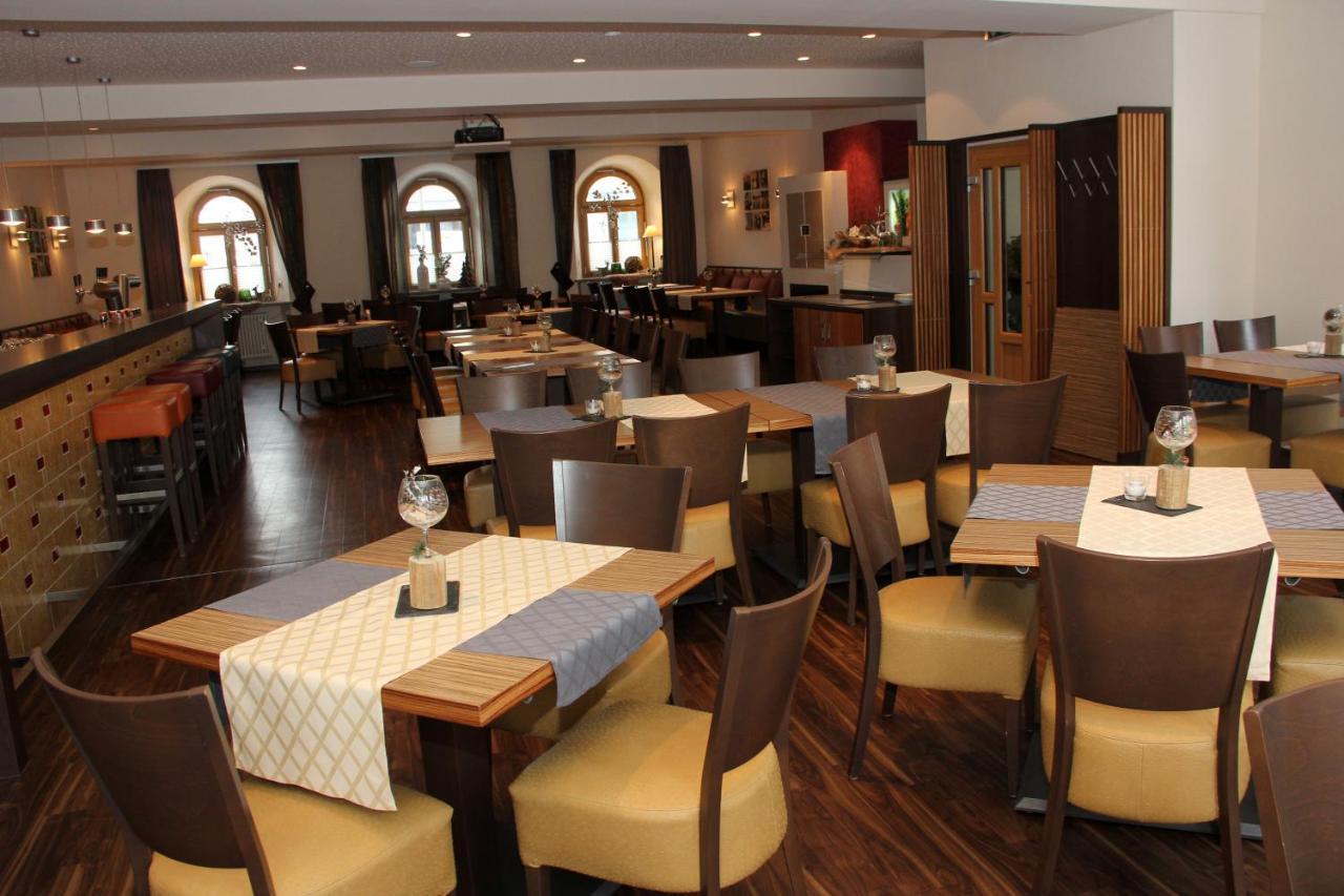Hotel Drei Lilien Vohenstrauss Ngoại thất bức ảnh