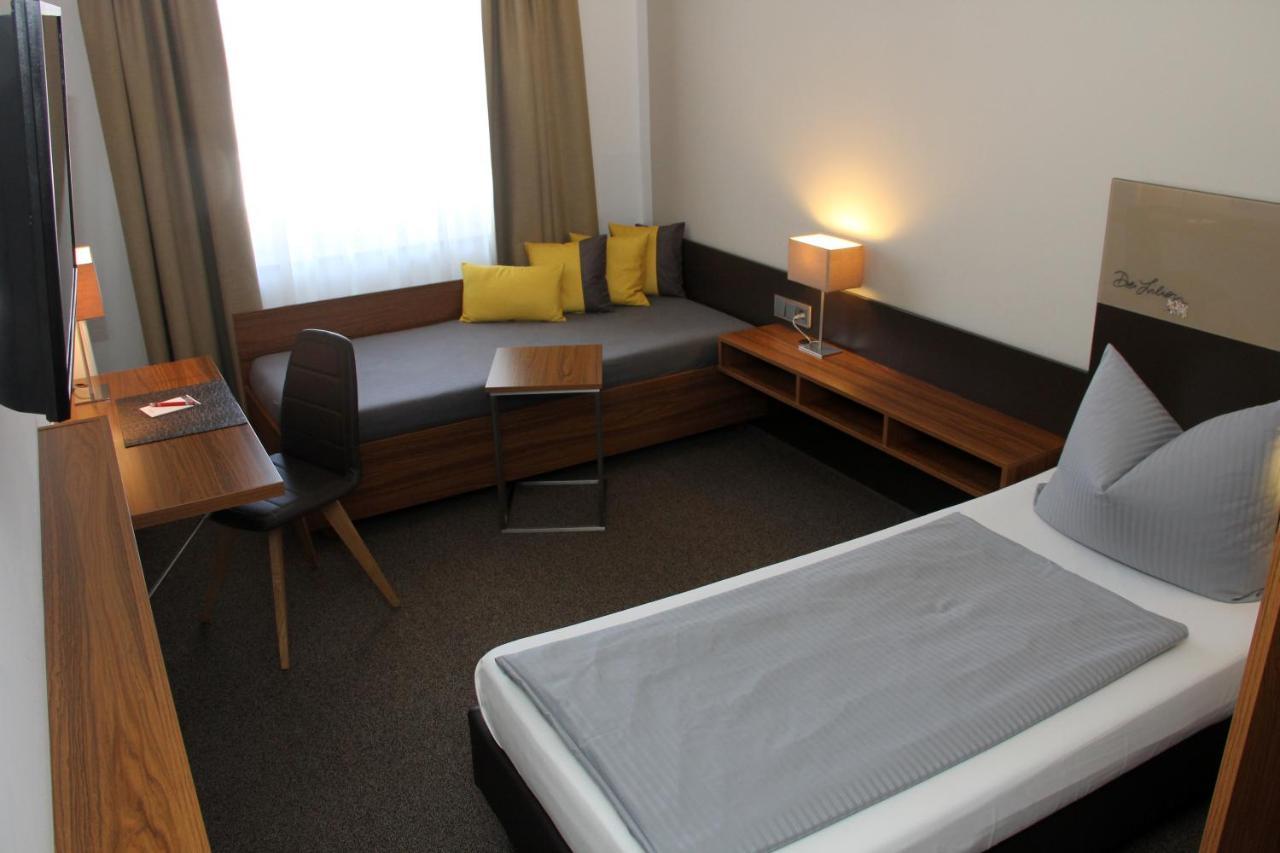 Hotel Drei Lilien Vohenstrauss Ngoại thất bức ảnh